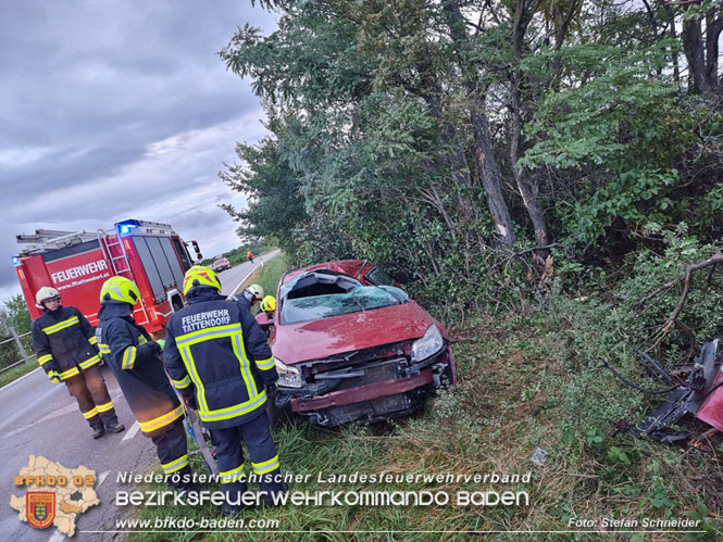 20230830 Verkehrsunfall auf der L157 Tattendorf - Oeynhausen Foto: Stefan Schneider BFKDO BADEN 20230830 Verkehrsunfall auf der L157 Tattendorf - Oeynhausen Foto: Stefan Schneider BFKDO BADEN