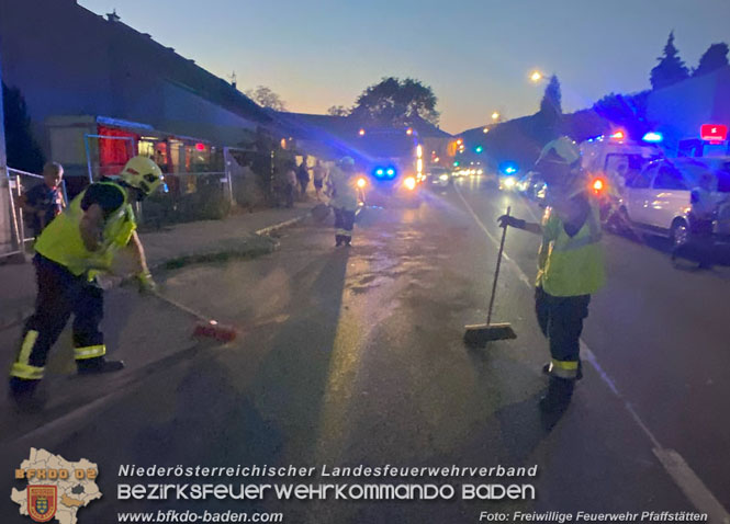 20230926_Verkehrsunfall bei Ortseinfahrt  Foto: Freiwillige Feuerwehr Pfaffstätten