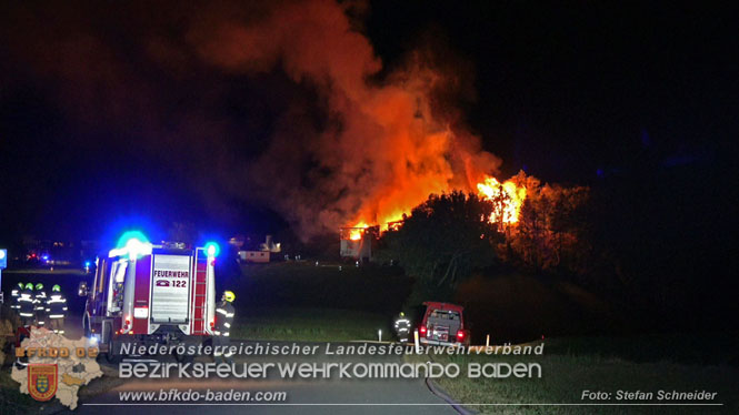20231007_Großbrand in Heizungsanlage von Hühnerstall in Schwarzensee/Neuhaus Foto: Stefan Schneider BFK Baden 20231007_Großbrand in Heizungsanlage von Hühnerstall in Schwarzensee/Neuhaus Foto: Stefan Schneider BFK Baden