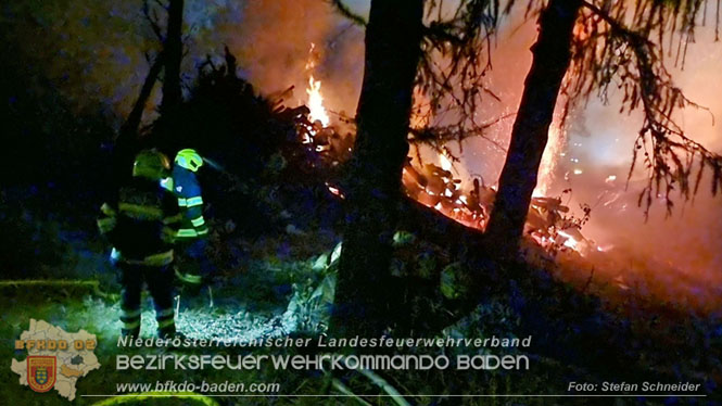 20231007_Großbrand in Heizungsanlage von Hühnerstall in Schwarzensee/Neuhaus Foto: Stefan Schneider BFK Baden 20231007_Großbrand in Heizungsanlage von Hühnerstall in Schwarzensee/Neuhaus Foto: Stefan Schneider BFK Baden