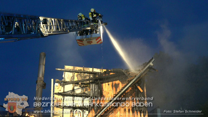 20231007_Großbrand in Heizungsanlage von Hühnerstall in Schwarzensee/Neuhaus Foto: Stefan Schneider BFK Baden 20231007_Großbrand in Heizungsanlage von Hühnerstall in Schwarzensee/Neuhaus Foto: Stefan Schneider BFK Baden