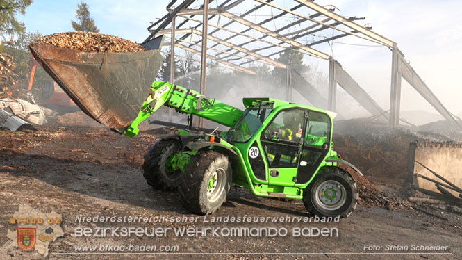 20231007_Großbrand in Heizungsanlage von Hühnerstall in Schwarzensee/Neuhaus Foto: Stefan Schneider BFK Baden 20231007_Großbrand in Heizungsanlage von Hühnerstall in Schwarzensee/Neuhaus Foto: Stefan Schneider BFK Baden