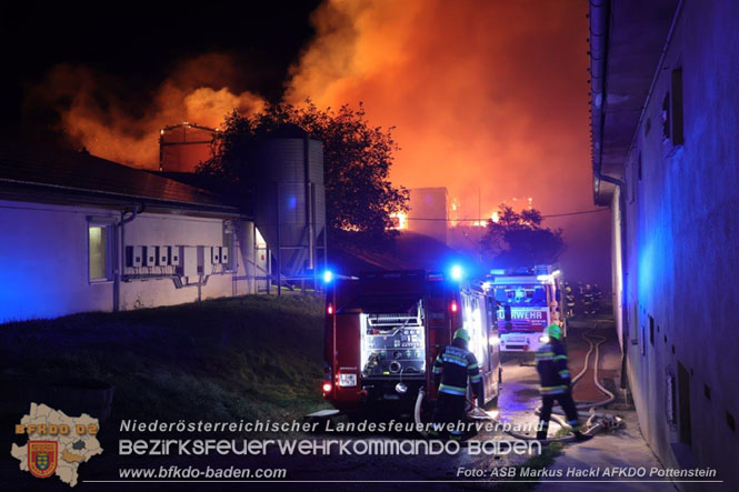 20231007_Großbrand in Heizungsanlage von Hühnerstall in Schwarzensee/Neuhaus Foto: ASB Markus Hackl AFK Pottenstein 20231007_Großbrand in Heizungsanlage von Hühnerstall in Schwarzensee/Neuhaus Foto: ASB Markus Hackl AFK Pottenstein