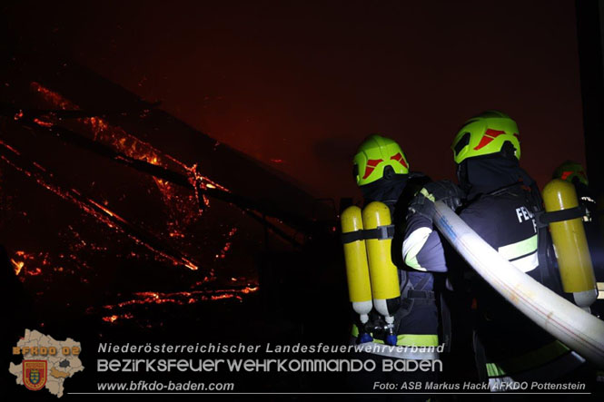 20231007_Großbrand in Heizungsanlage von Hühnerstall in Schwarzensee/Neuhaus Foto: ASB Markus Hackl AFK Pottenstein 20231007_Großbrand in Heizungsanlage von Hühnerstall in Schwarzensee/Neuhaus Foto: ASB Markus Hackl AFK Pottenstein