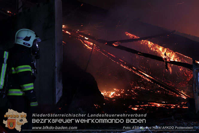 20231007_Großbrand in Heizungsanlage von Hühnerstall in Schwarzensee/Neuhaus Foto: ASB Markus Hackl AFK Pottenstein 20231007_Großbrand in Heizungsanlage von Hühnerstall in Schwarzensee/Neuhaus Foto: ASB Markus Hackl AFK Pottenstein
