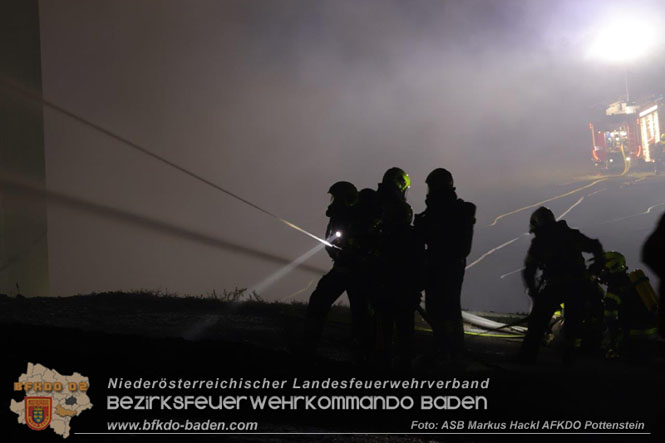 20231007_Großbrand in Heizungsanlage von Hühnerstall in Schwarzensee/Neuhaus Foto: ASB Markus Hackl AFK Pottenstein 20231007_Großbrand in Heizungsanlage von Hühnerstall in Schwarzensee/Neuhaus Foto: ASB Markus Hackl AFK Pottenstein