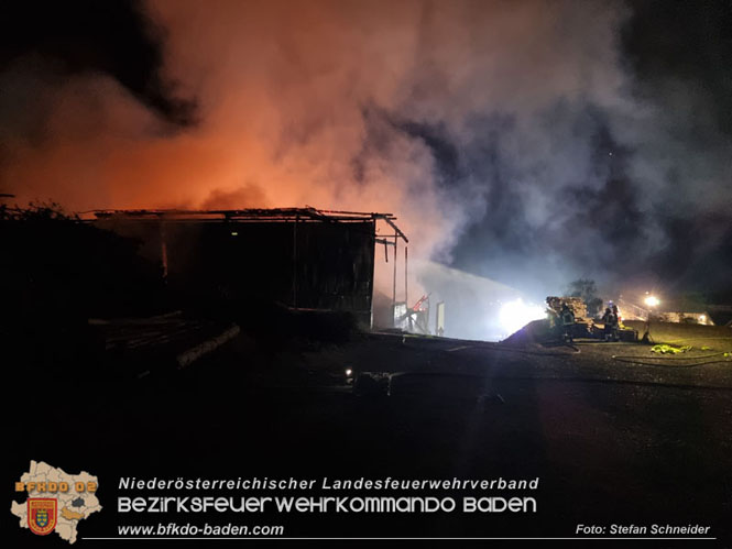 20231007_Großbrand in Heizungsanlage von Hühnerstall in Schwarzensee/Neuhaus Foto: Stefan Schneider BFK Baden 20231007_Großbrand in Heizungsanlage von Hühnerstall in Schwarzensee/Neuhaus Foto: Stefan Schneider BFK Baden
