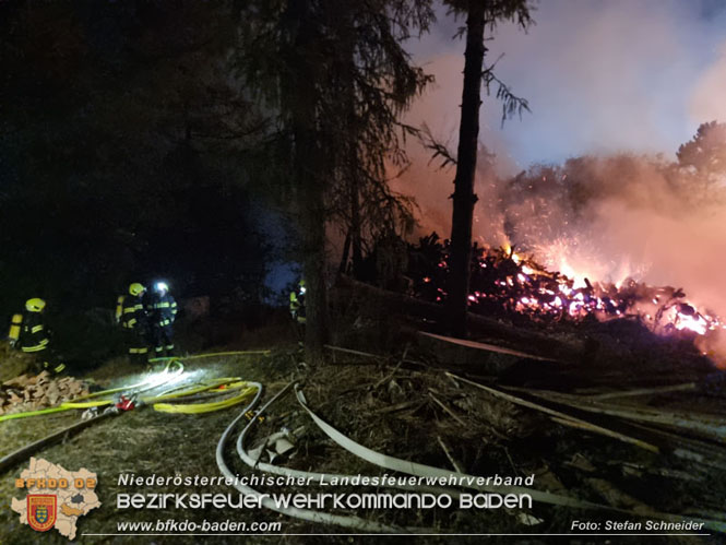 20231007_Großbrand in Heizungsanlage von Hühnerstall in Schwarzensee/Neuhaus Foto: Stefan Schneider BFK Baden 20231007_Großbrand in Heizungsanlage von Hühnerstall in Schwarzensee/Neuhaus Foto: Stefan Schneider BFK Baden