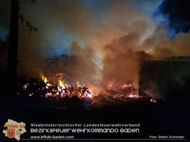 20231007_Großbrand in Heizungsanlage von Hühnerstall in Schwarzensee/Neuhaus Foto: Stefan Schneider BFK Baden 20231007_Großbrand in Heizungsanlage von Hühnerstall in Schwarzensee/Neuhaus Foto: Stefan Schneider BFK Baden