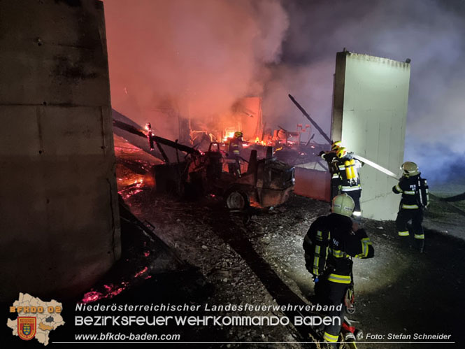 20231007_Großbrand in Heizungsanlage von Hühnerstall in Schwarzensee/Neuhaus Foto: Stefan Schneider BFK Baden 20231007_Großbrand in Heizungsanlage von Hühnerstall in Schwarzensee/Neuhaus Foto: Stefan Schneider BFK Baden