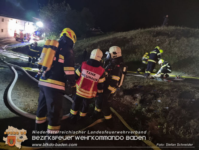 20231007_Großbrand in Heizungsanlage von Hühnerstall in Schwarzensee/Neuhaus Foto: Stefan Schneider BFK Baden 20231007_Großbrand in Heizungsanlage von Hühnerstall in Schwarzensee/Neuhaus Foto: Stefan Schneider BFK Baden