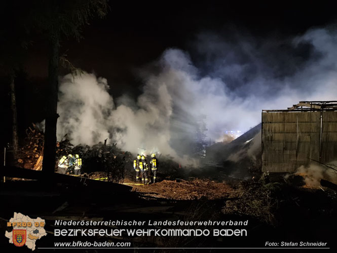20231007_Großbrand in Heizungsanlage von Hühnerstall in Schwarzensee/Neuhaus Foto: Stefan Schneider BFK Baden 20231007_Großbrand in Heizungsanlage von Hühnerstall in Schwarzensee/Neuhaus Foto: Stefan Schneider BFK Baden