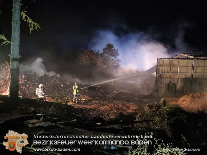 20231007_Großbrand in Heizungsanlage von Hühnerstall in Schwarzensee/Neuhaus Foto: Stefan Schneider BFK Baden 20231007_Großbrand in Heizungsanlage von Hühnerstall in Schwarzensee/Neuhaus Foto: Stefan Schneider BFK Baden