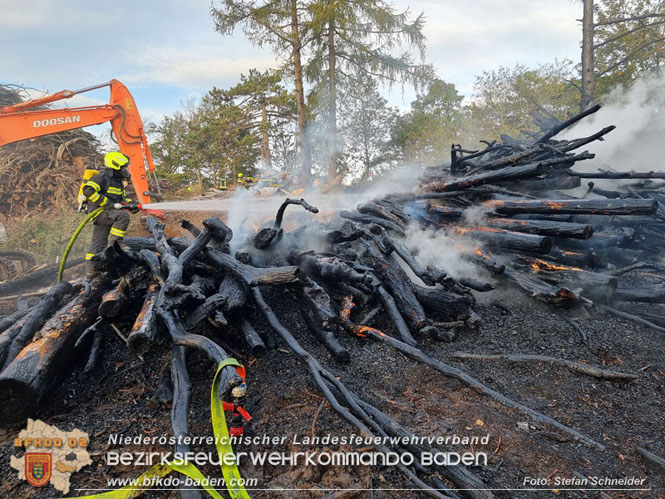 20231007_Großbrand in Heizungsanlage von Hühnerstall in Schwarzensee/Neuhaus Foto: Stefan Schneider BFK Baden 20231007_Großbrand in Heizungsanlage von Hühnerstall in Schwarzensee/Neuhaus Foto: Stefan Schneider BFK Baden