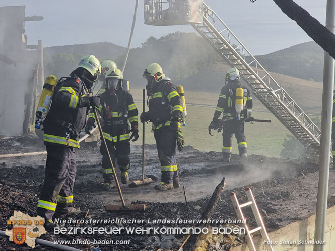 20231007_Großbrand in Heizungsanlage von Hühnerstall in Schwarzensee/Neuhaus Foto: Stefan Schneider BFK Baden 20231007_Großbrand in Heizungsanlage von Hühnerstall in Schwarzensee/Neuhaus Foto: Stefan Schneider BFK Baden