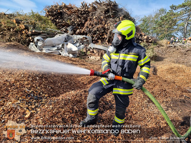 20231007_Großbrand in Heizungsanlage von Hühnerstall in Schwarzensee/Neuhaus Foto: Stefan Schneider BFK Baden 20231007_Großbrand in Heizungsanlage von Hühnerstall in Schwarzensee/Neuhaus Foto: Stefan Schneider BFK Baden