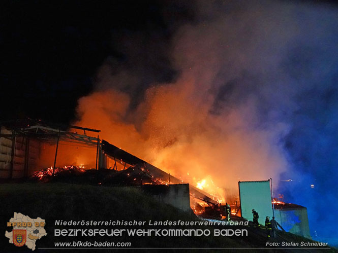 20231007_Großbrand in Heizungsanlage von Hühnerstall in Schwarzensee/Neuhaus Foto: Stefan Schneider BFK Baden 20231007_Großbrand in Heizungsanlage von Hühnerstall in Schwarzensee/Neuhaus Foto: Stefan Schneider BFK Baden