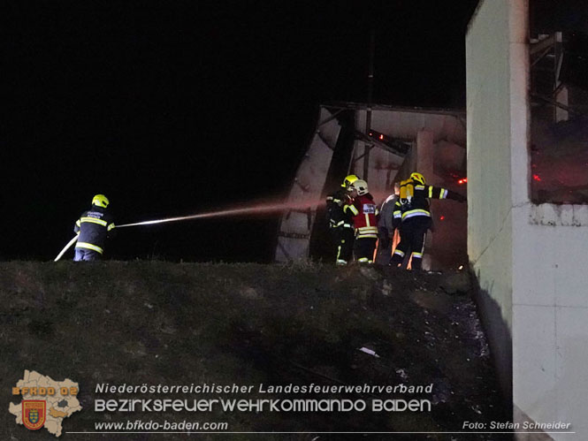 20231007_Großbrand in Heizungsanlage von Hühnerstall in Schwarzensee/Neuhaus Foto: Stefan Schneider BFK Baden 20231007_Großbrand in Heizungsanlage von Hühnerstall in Schwarzensee/Neuhaus Foto: Stefan Schneider BFK Baden