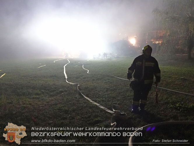 20231007_Großbrand in Heizungsanlage von Hühnerstall in Schwarzensee/Neuhaus Foto: Stefan Schneider BFK Baden 20231007_Großbrand in Heizungsanlage von Hühnerstall in Schwarzensee/Neuhaus Foto: Stefan Schneider BFK Baden