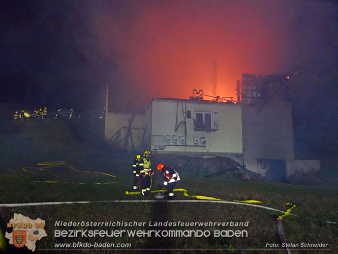 20231007_Großbrand in Heizungsanlage von Hühnerstall in Schwarzensee/Neuhaus Foto: Stefan Schneider BFK Baden 20231007_Großbrand in Heizungsanlage von Hühnerstall in Schwarzensee/Neuhaus Foto: Stefan Schneider BFK Baden