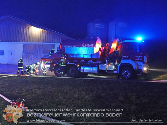 20231007_Großbrand in Heizungsanlage von Hühnerstall in Schwarzensee/Neuhaus Foto: Stefan Schneider BFK Baden 20231007_Großbrand in Heizungsanlage von Hühnerstall in Schwarzensee/Neuhaus Foto: Stefan Schneider BFK Baden