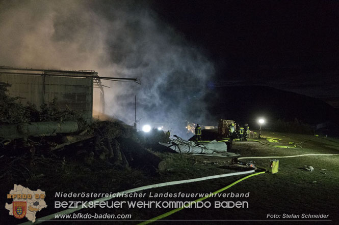 20231007_Großbrand in Heizungsanlage von Hühnerstall in Schwarzensee/Neuhaus Foto: Stefan Schneider BFK Baden 20231007_Großbrand in Heizungsanlage von Hühnerstall in Schwarzensee/Neuhaus Foto: Stefan Schneider BFK Baden