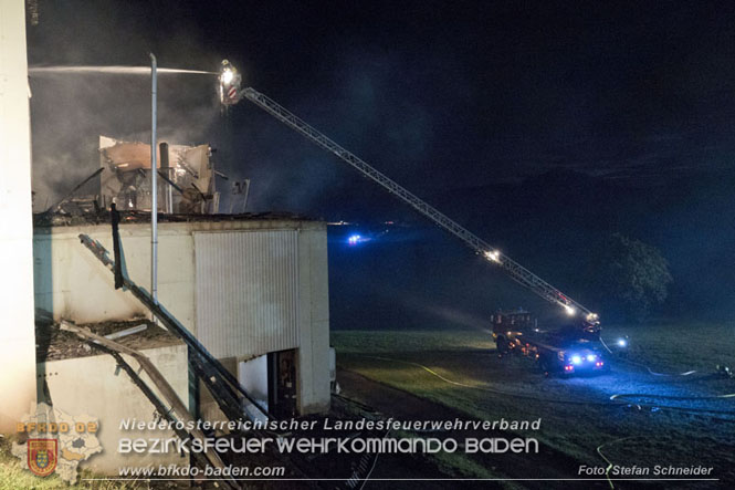 20231007_Großbrand in Heizungsanlage von Hühnerstall in Schwarzensee/Neuhaus Foto: Stefan Schneider BFK Baden 20231007_Großbrand in Heizungsanlage von Hühnerstall in Schwarzensee/Neuhaus Foto: Stefan Schneider BFK Baden