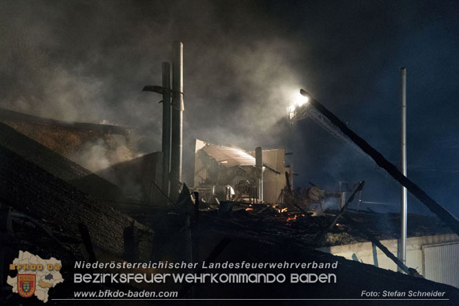 20231007_Großbrand in Heizungsanlage von Hühnerstall in Schwarzensee/Neuhaus Foto: Stefan Schneider BFK Baden 20231007_Großbrand in Heizungsanlage von Hühnerstall in Schwarzensee/Neuhaus Foto: Stefan Schneider BFK Baden