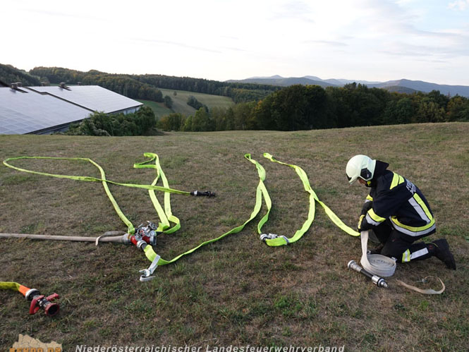 20231007_Großbrand in Heizungsanlage von Hühnerstall in Schwarzensee/Neuhaus Foto: Stefan Schneider BFK Baden 20231007_Großbrand in Heizungsanlage von Hühnerstall in Schwarzensee/Neuhaus Foto: Stefan Schneider BFK Baden