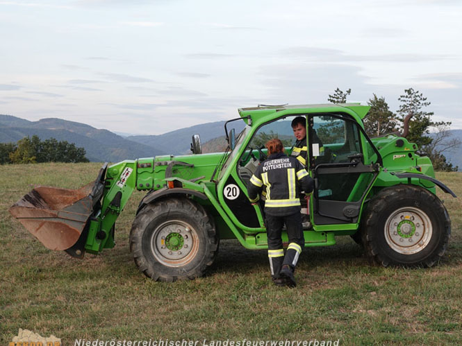 20231007_Großbrand in Heizungsanlage von Hühnerstall in Schwarzensee/Neuhaus Foto: Stefan Schneider BFK Baden 20231007_Großbrand in Heizungsanlage von Hühnerstall in Schwarzensee/Neuhaus Foto: Stefan Schneider BFK Baden