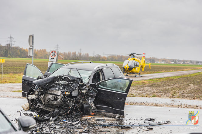 20231117_Toedlicher Verkehrsunfall auf der L156 bei Traiskirchen  Foto: SB Bernhard Ridky