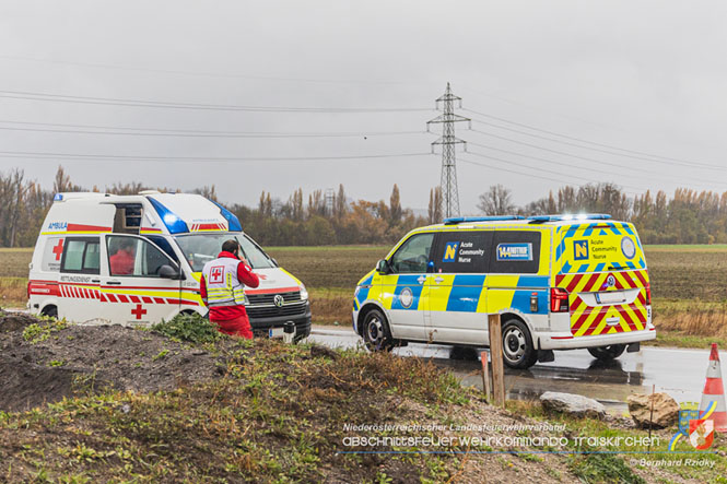 20231117_Toedlicher Verkehrsunfall auf der L156 bei Traiskirchen  Foto: SB Bernhard Ridky