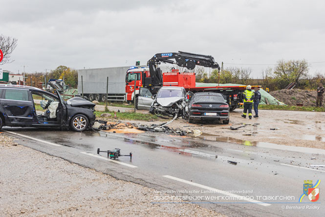 20231117_Toedlicher Verkehrsunfall auf der L156 bei Traiskirchen  Foto: SB Bernhard Ridky