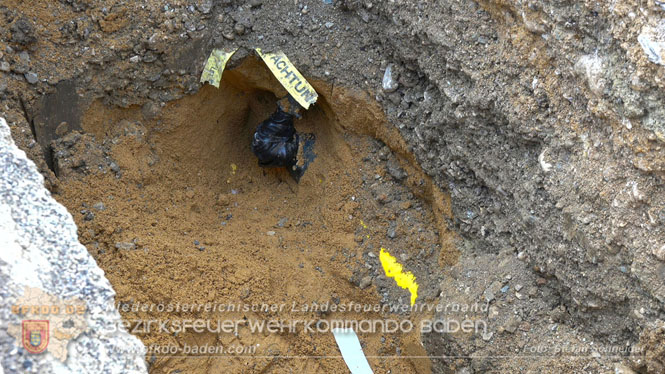 20231121 Erdgasleitung bei Tiefbauarbeiten in Tattendorf beschädigt Foto: Stefan Schneider BFKDO BADEN 20231121 Erdgasleitung bei Tiefbauarbeiten in Tattendorf beschädigt Foto: Stefan Schneider BFKDO BADEN