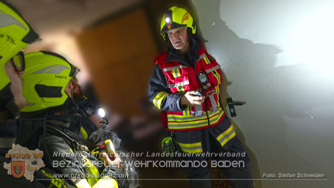 20231121 Erdgasleitung bei Tiefbauarbeiten in Tattendorf beschädigt Foto: Stefan Schneider BFKDO BADEN 20231121 Erdgasleitung bei Tiefbauarbeiten in Tattendorf beschädigt Foto: Stefan Schneider BFKDO BADEN