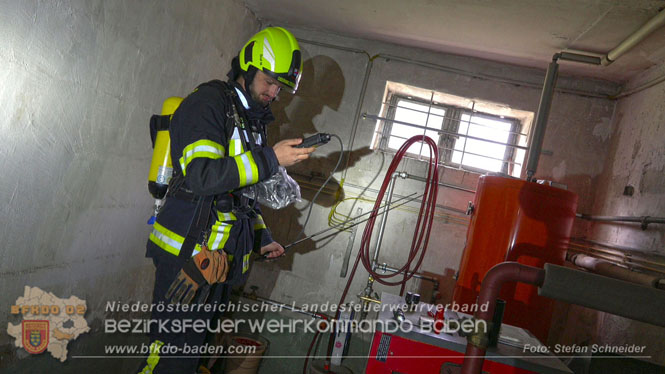 20231121 Erdgasleitung bei Tiefbauarbeiten in Tattendorf beschädigt Foto: Stefan Schneider BFKDO BADEN 20231121 Erdgasleitung bei Tiefbauarbeiten in Tattendorf beschädigt Foto: Stefan Schneider BFKDO BADEN