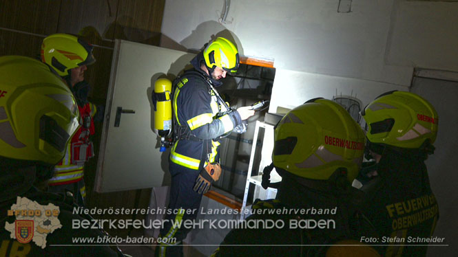 20231121 Erdgasleitung bei Tiefbauarbeiten in Tattendorf beschädigt Foto: Stefan Schneider BFKDO BADEN 20231121 Erdgasleitung bei Tiefbauarbeiten in Tattendorf beschädigt Foto: Stefan Schneider BFKDO BADEN
