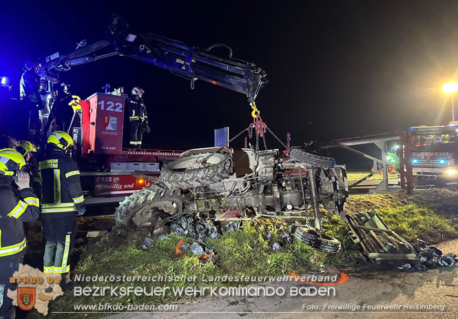 20231127 VU Reisenberg L161 - Frau unter Traktor eingeklemmt Foto: Freiwillige Feuerwehr Reisenberg 20231127 VU Reisenberg L161 - Frau unter Traktor eingeklemmt Foto: Freiwillige Feuerwehr Reisenberg
