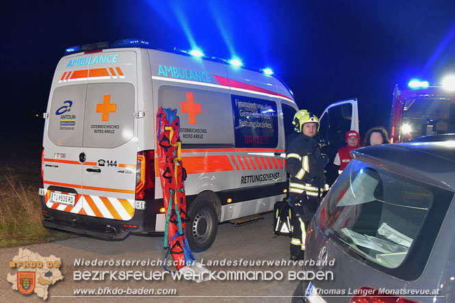 20231127 VU Reisenberg L161 - Frau unter Traktor eingeklemmt Foto: Thomas Lenger Monatsrevue.at 20231127 VU Reisenberg L161 - Frau unter Traktor eingeklemmt Foto: Thomas Lenger Monatsrevue.at