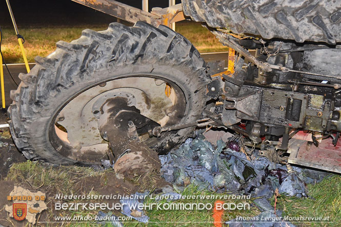 20231127 VU Reisenberg L161 - Frau unter Traktor eingeklemmt Foto: Thomas Lenger Monatsrevue.at 20231127 VU Reisenberg L161 - Frau unter Traktor eingeklemmt Foto: Thomas Lenger Monatsrevue.at