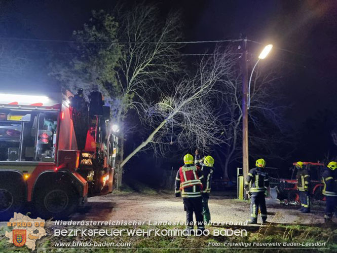 202312 40 Unwettereinsätze in der Stadt Baden wegen Sturmtief "Zoltan" Foto: Freiwillige Feuerwehr Baden-Leesdorf 202312 40 Unwettereinsätze in der Stadt Baden wegen Sturmtief "Zoltan" Foto: Freiwillige Feuerwehr Baden-Leesdorf