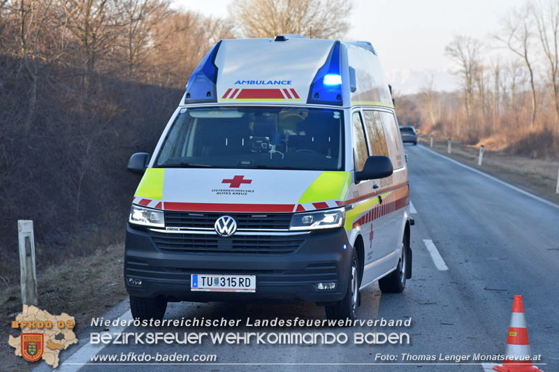20240130 Fahrzeugüberschlag auf der B60 Unterwaltersdorf - Reisenberg Foto: Thomas Lenger Monatsrevue.at 20240130 Fahrzeugüberschlag auf der B60 Unterwaltersdorf - Reisenberg Foto: Thomas Lenger Monatsrevue.at