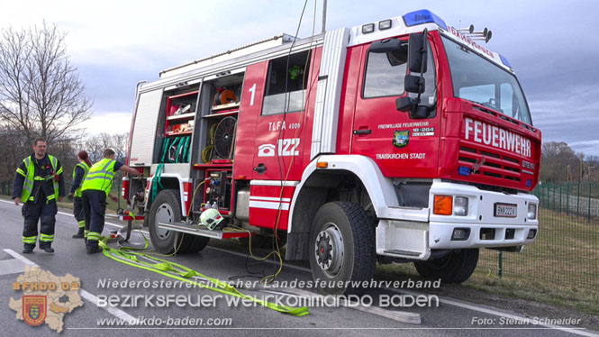 20240208 Sattelzug kollidiert mit Aspangbahn bei Traiskirchen Foto: Stefan Schneider BFKDO BADEN 20240208 Sattelzug kollidiert mit Aspangbahn bei Traiskirchen Foto: Stefan Schneider BFKDO BADEN
