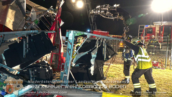 20240208 Sattelzug kollidiert mit Aspangbahn bei Traiskirchen Foto: Stefan Schneider BFKDO BADEN 20240208 Sattelzug kollidiert mit Aspangbahn bei Traiskirchen Foto: Stefan Schneider BFKDO BADEN