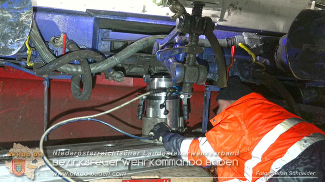 20240208 Sattelzug kollidiert mit Aspangbahn bei Traiskirchen Foto: Stefan Schneider BFKDO BADEN 20240208 Sattelzug kollidiert mit Aspangbahn bei Traiskirchen Foto: Stefan Schneider BFKDO BADEN