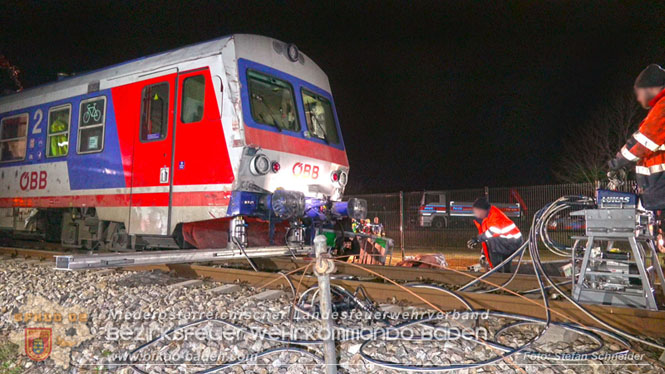 20240208 Sattelzug kollidiert mit Aspangbahn bei Traiskirchen Foto: Stefan Schneider BFKDO BADEN 20240208 Sattelzug kollidiert mit Aspangbahn bei Traiskirchen Foto: Stefan Schneider BFKDO BADEN
