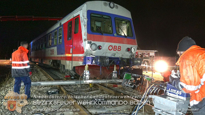 20240208 Sattelzug kollidiert mit Aspangbahn bei Traiskirchen Foto: Stefan Schneider BFKDO BADEN 20240208 Sattelzug kollidiert mit Aspangbahn bei Traiskirchen Foto: Stefan Schneider BFKDO BADEN