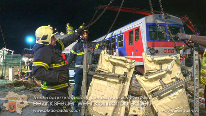 20240208 Sattelzug kollidiert mit Aspangbahn bei Traiskirchen Foto: Stefan Schneider BFKDO BADEN 20240208 Sattelzug kollidiert mit Aspangbahn bei Traiskirchen Foto: Stefan Schneider BFKDO BADEN