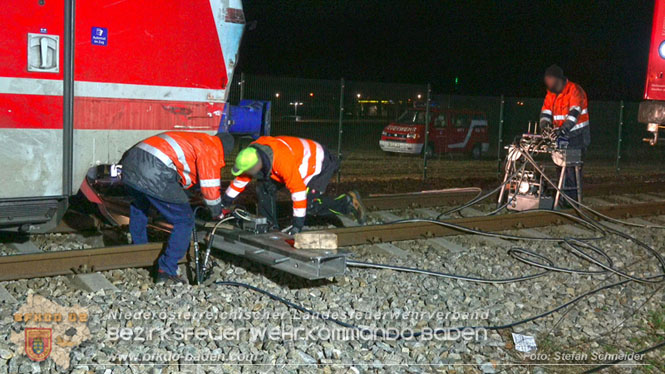 20240208 Sattelzug kollidiert mit Aspangbahn bei Traiskirchen Foto: Stefan Schneider BFKDO BADEN 20240208 Sattelzug kollidiert mit Aspangbahn bei Traiskirchen Foto: Stefan Schneider BFKDO BADEN