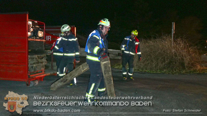20240208 Sattelzug kollidiert mit Aspangbahn bei Traiskirchen Foto: Stefan Schneider BFKDO BADEN 20240208 Sattelzug kollidiert mit Aspangbahn bei Traiskirchen Foto: Stefan Schneider BFKDO BADEN